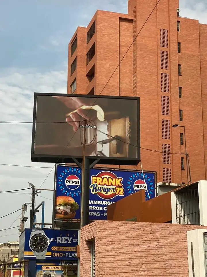 Pantalla LED en Calle 72 con calle 14F