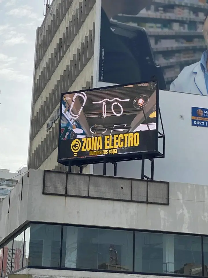 Pantalla LED en Av. 15 Delicias con Dr. Portillo